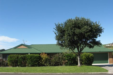 Photo of property in 18 Highcroft Place, Welcome Bay, Tauranga, 3112