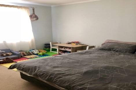 Photo of property in 19 Bruce Road, Glenfield, Auckland, 0629