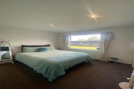 Photo of property in 35 Te Whenu Crescent, Marshland, Christchurch, 8083