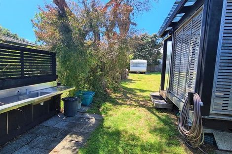 Photo of property in 102 Kowhai Avenue, Matarangi, Whitianga, 3592