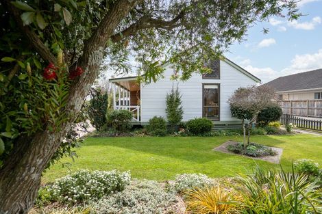 Photo of property in 42 Williams Street, Cambridge, 3434