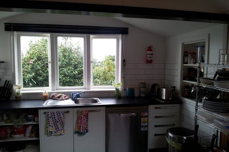 Photo of property in 66 Kelburn Parade, Kelburn, Wellington, 6012