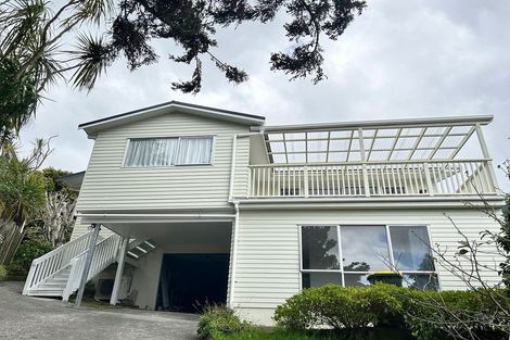 Photo of property in 21 Shanaway Rise, Hillcrest, Auckland, 0627