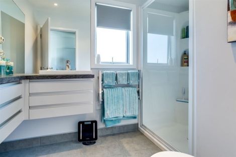 Photo of property in 122 North Shore Road, Eskdale, Napier, 4182