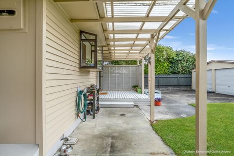 Photo of property in 9 Mokau Place, Terrace End, Palmerston North, 4410