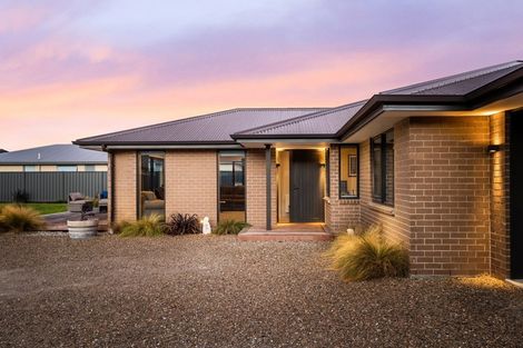 Photo of property in 78 Stratford Drive, Mount Pisa, Cromwell, 9383