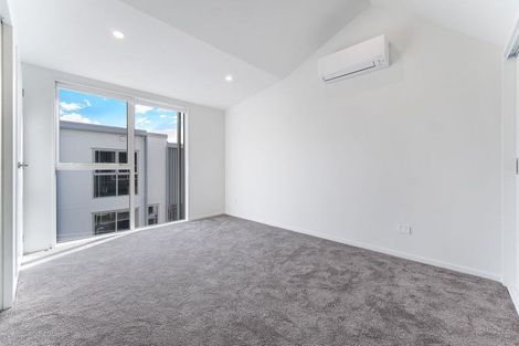 Photo of property in 1/9 Aeroview Drive, Beach Haven, Auckland, 0626