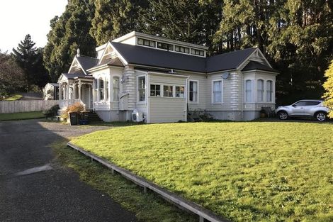 Photo of property in 133 Kaikorai Valley Road, Glenross, Dunedin, 9011