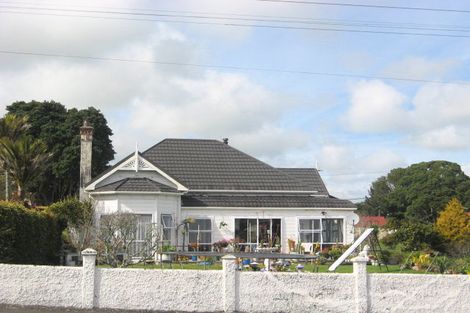 Photo of property in 18 Richmond Street, Waitara, 4320