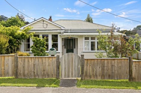 Photo of property in 30 Milne Street, Hunterville, 4730