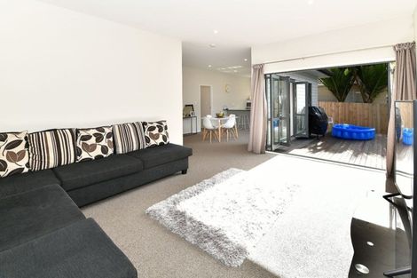 Photo of property in 294 Royal Road, Massey, Auckland, 0614