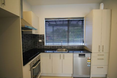 Photo of property in 26/11 Ray Small Drive, Papakura, 2110