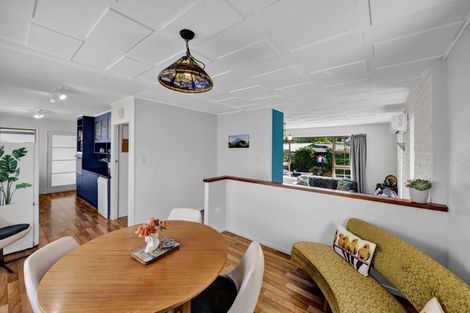 Photo of property in 15 Kauri Street, Inglewood, 4330