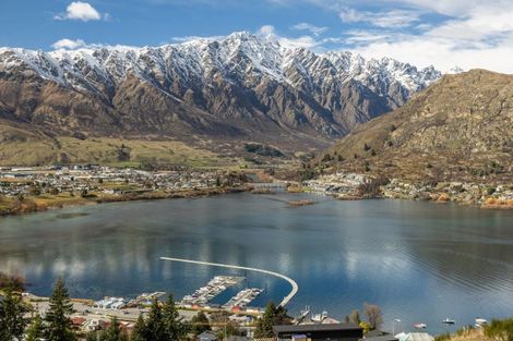 Photo of property in 2 Lynch Lane, Queenstown Hill, 9300