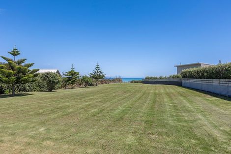 Photo of property in 77 Anglers Avenue, Warea, New Plymouth, 4381
