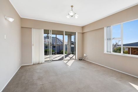 Photo of property in 2/2 Tower Hill, Stanmore Bay, Whangaparaoa, 0930