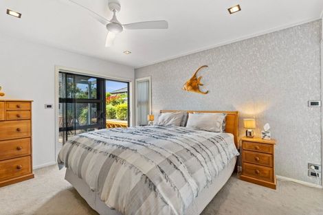 Photo of property in 98 Barbados Way, One Tree Point, 0118