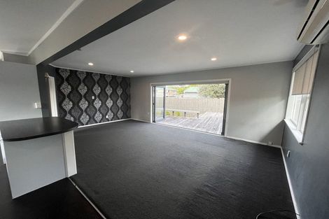 Photo of property in 5 Universal Drive, Henderson, Auckland, 0610