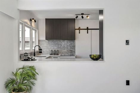 Photo of property in 1/16 Rangitoto Terrace, Milford, Auckland, 0620