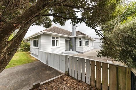 Photo of property in 19 Featherston Street, Takaro, Palmerston North, 4412