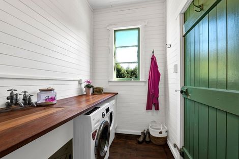 Photo of property in 87 South Road, Manaia, 4612