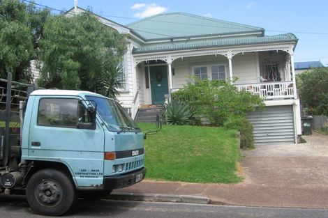 Photo of property in 11 St Leonards Road, Devonport, Auckland, 0624