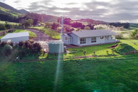 Photo of property in 400 Te Kakapo Valley Road, Dannevirke, 4978