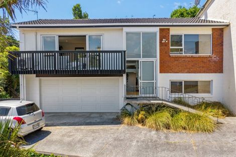 Photo of property in 2/76 Heathcote Road, Castor Bay, Auckland, 0620
