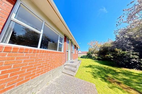 Photo of property in 8 Arthur Grove, Waikanae, 5036