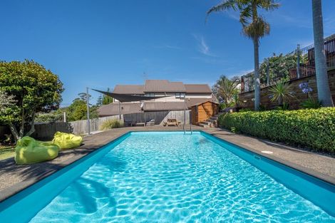 Photo of property in 61 Carlisle Road, Torbay, Auckland, 0630