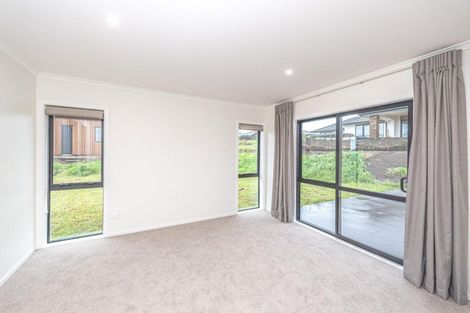 Photo of property in 32 Tirimoana Place, Otamatea, Whanganui, 4501