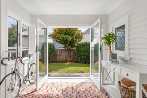 Photo of property in 1/1004 Colombo Street, St Albans, Christchurch, 8014