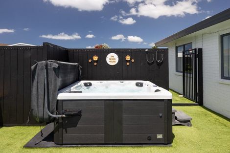 Photo of property in 8 Nicole Place, Papamoa Beach, Papamoa, 3118