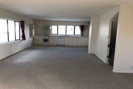 Photo of property in Krisley Court, 1/6 Ambrico Place, New Lynn, Auckland, 0600