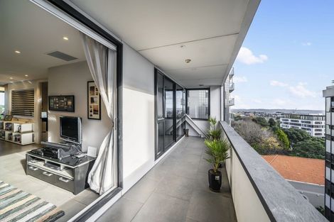 Photo of property in 9c/2 Saint Martins Lane, Grafton, Auckland, 1010