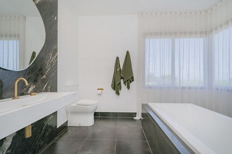 Photo of property in 68 Kanuka Rise, Albert Town, Wanaka, 9305