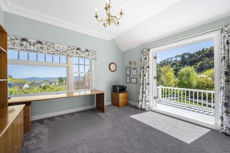 Photo of property in 60 Cheviot Road, Lowry Bay, Lower Hutt, 5013