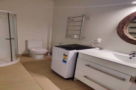 Photo of property in 5 Hazel Glen, Bayview, Auckland, 0629