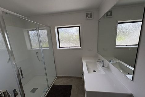 Photo of property in 2/851 Beach Road, Waiake, Auckland, 0630