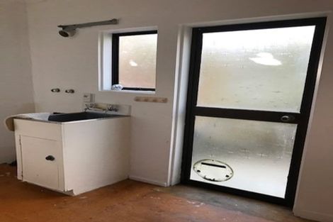 Photo of property in 2/11 Korotaha Terrace, Rothesay Bay, Auckland, 0630