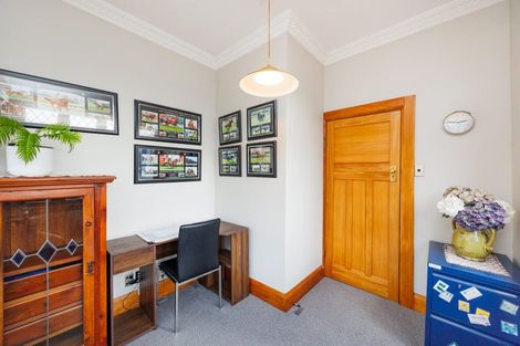 Photo of property in 21 Manapouri Crescent, Hokowhitu, Palmerston North, 4410