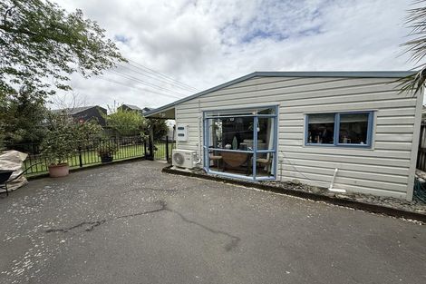 Photo of property in 2 Parma Place, Henderson, Auckland, 0612