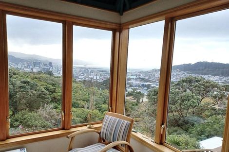 Photo of property in 14 Dorking Road, Brooklyn, Wellington, 6021