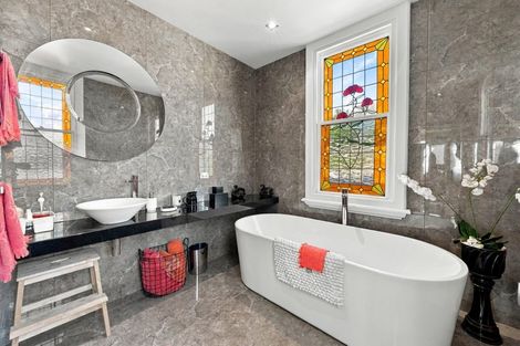 Photo of property in 17 Heaton Rhodes Place, Cashmere, Christchurch, 8022