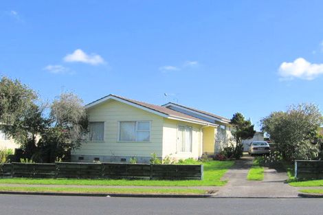 Photo of property in 15 Othello Drive, Clover Park, Auckland, 2023