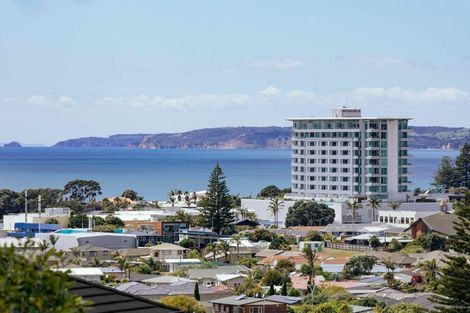 Photo of property in 88 Grovenor Drive, Orewa, 0931