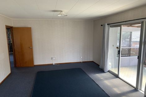 Photo of property in 22 Penfold Place, Henderson, Auckland, 0610