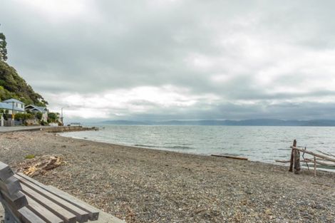 Photo of property in 5 Waerenga Road, Days Bay, Lower Hutt, 5013