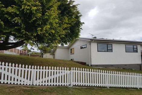 Photo of property in 2 Quinn Grove, Ranui, Porirua, 5024