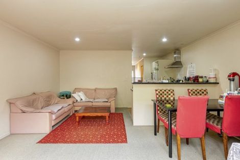 Photo of property in 3/17 Harbour View Road, Te Atatu Peninsula, Auckland, 0610